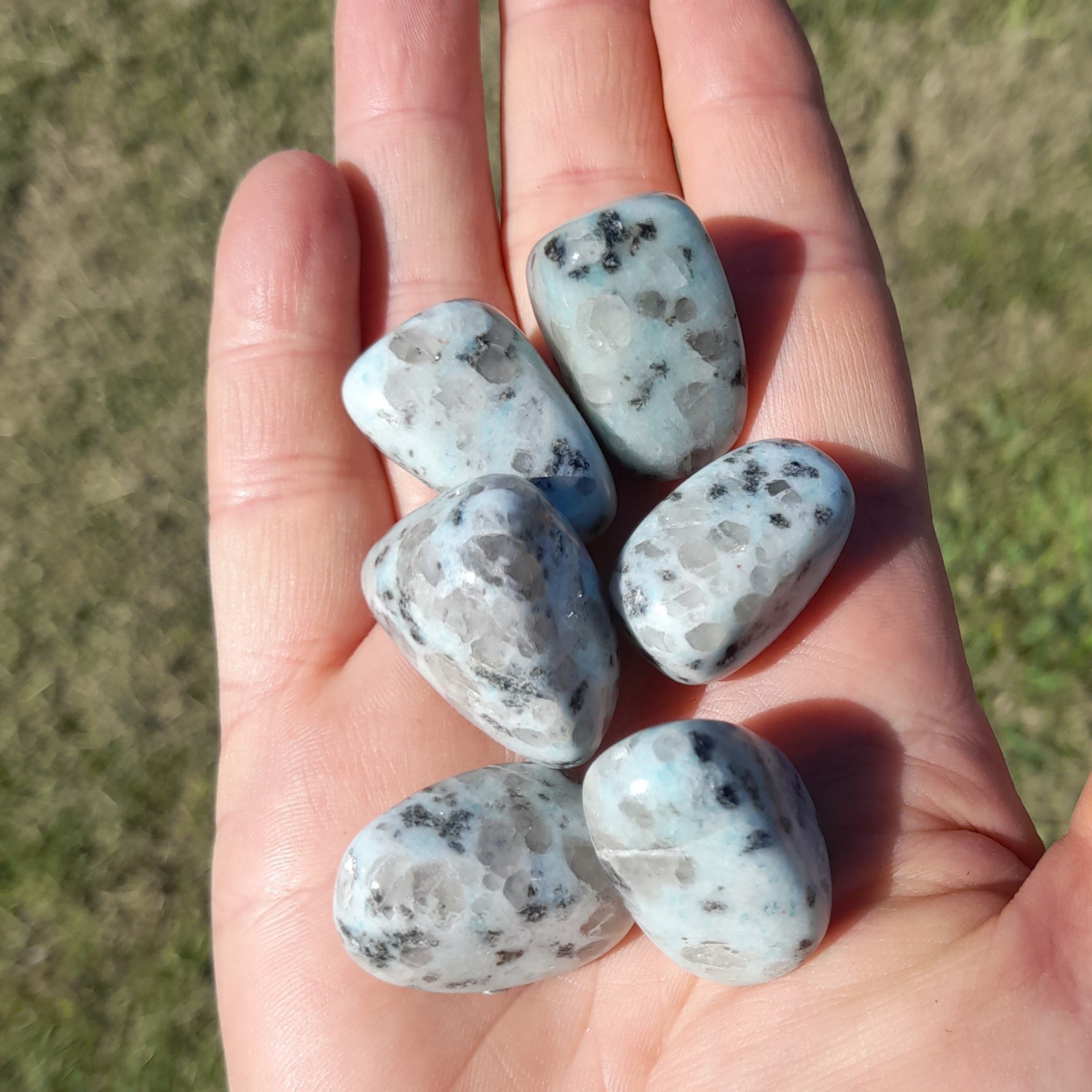 Jasper, Kiwi ~ Tumbled stone